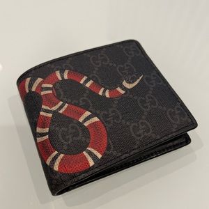 Gucci: Black Logo Snake Wallet